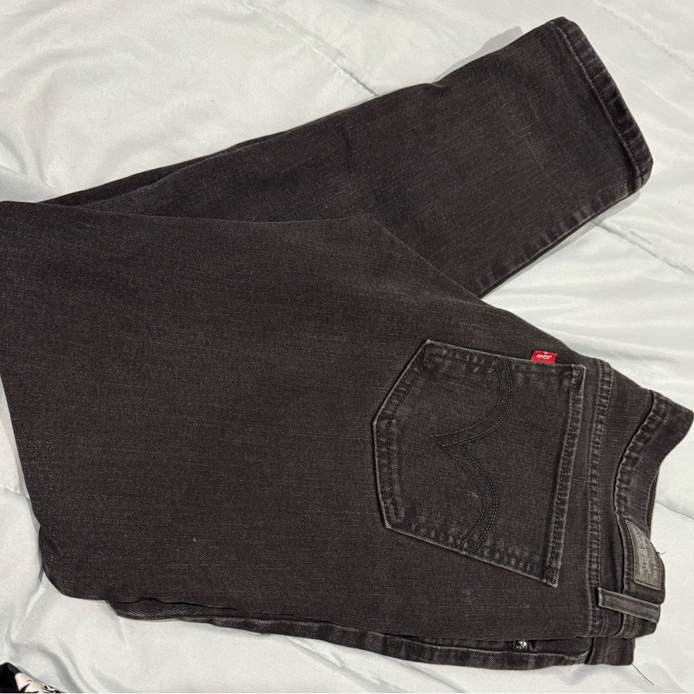 Women low rise distressed jeans by Levi s size 11 S